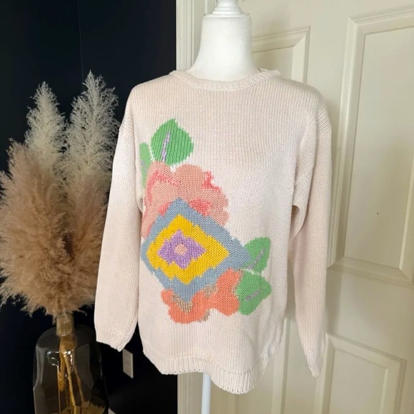 Vintage Sweaters - Vintage Hand Loomed Floral Sweater
size Medium